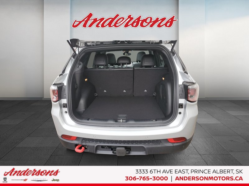 2026 Jeep Compass TRAILHAWK Panoramic Sunroof / Alpine Stereo / Trailer Tow Group
