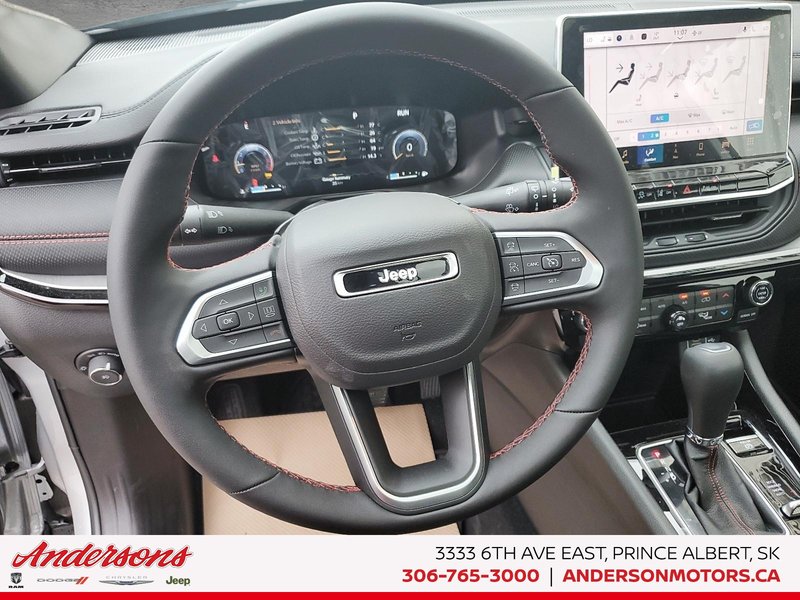 2026 Jeep Compass TRAILHAWK Panoramic Sunroof / Alpine Stereo / Trailer Tow Group