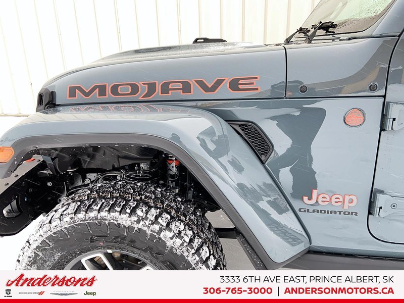 2026 Jeep Gladiator MOJAVE X Fox Performance Suspension / Rock Rails