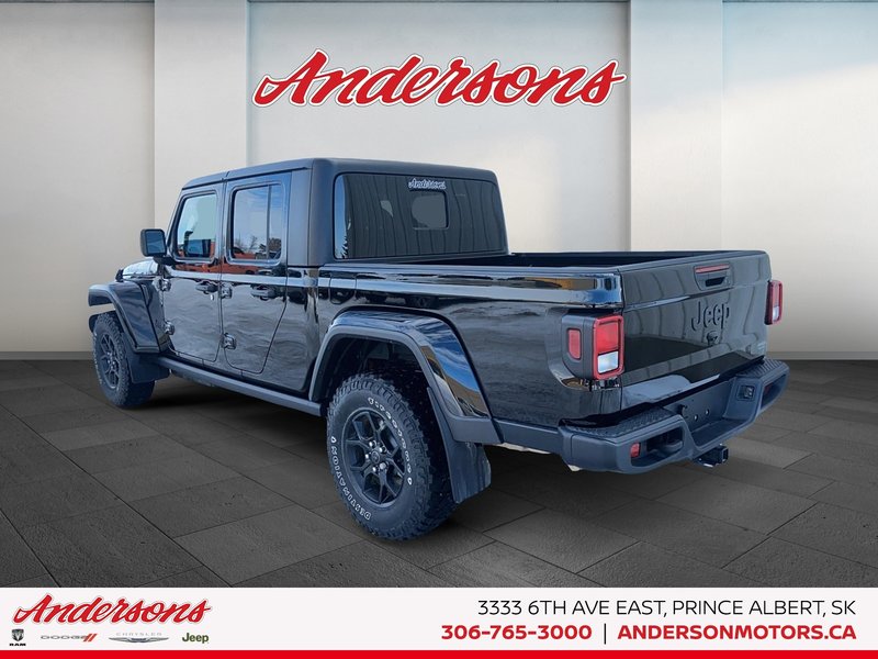 2026 Jeep Gladiator Willys 3.6L Pentastar V6 / Crew Cab / Class IV Hitch / Off-Road Plus