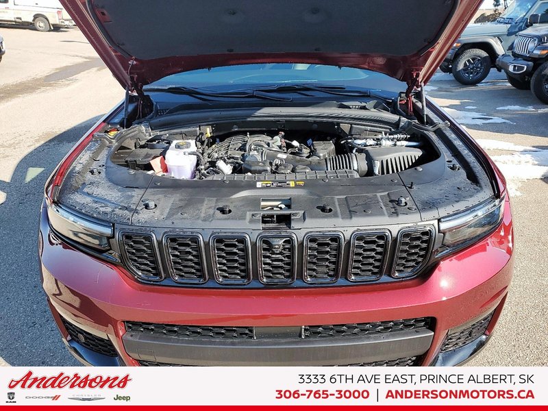 2025 Jeep Grand Cherokee L LIMITED Seats 7 / Black Appearance / Sunroof / Alpine Stereo