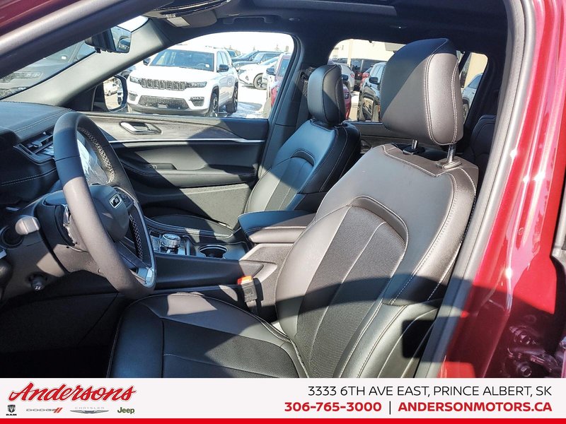 2025 Jeep Grand Cherokee L LIMITED Seats 7 / Black Appearance / Sunroof / Alpine Stereo