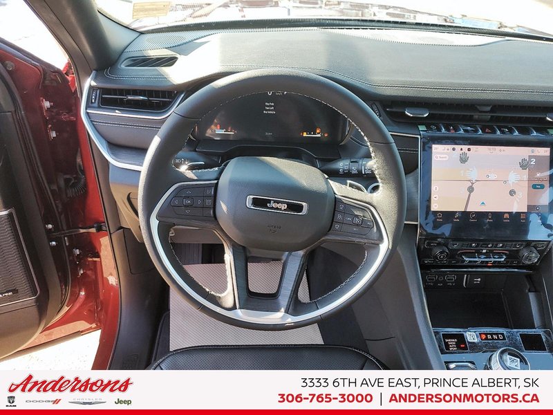 2025 Jeep Grand Cherokee L LIMITED Seats 7 / Black Appearance / Sunroof / Alpine Stereo