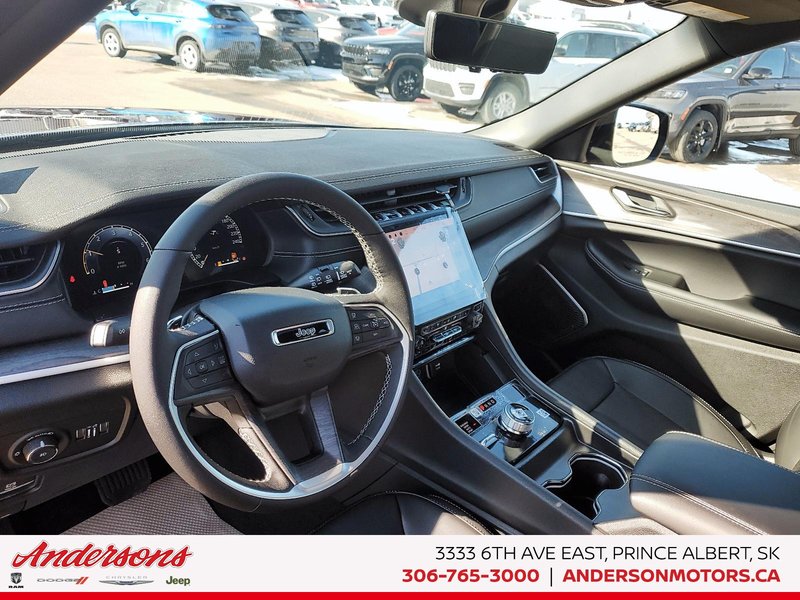 2025 Jeep Grand Cherokee L LIMITED Seats 7 / Black Appearance / Sunroof / Alpine Stereo