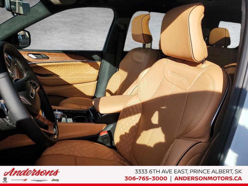 2025 Jeep Grand Cherokee L SUMMIT RESERVE Summit Reserve / McIntosh Audio / Advanced Tech & Safety