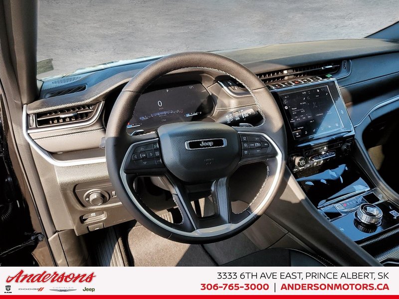 2025 Jeep Grand Cherokee L ALTITUDE Altitude Package / Trailer Tow / Wireless Charging