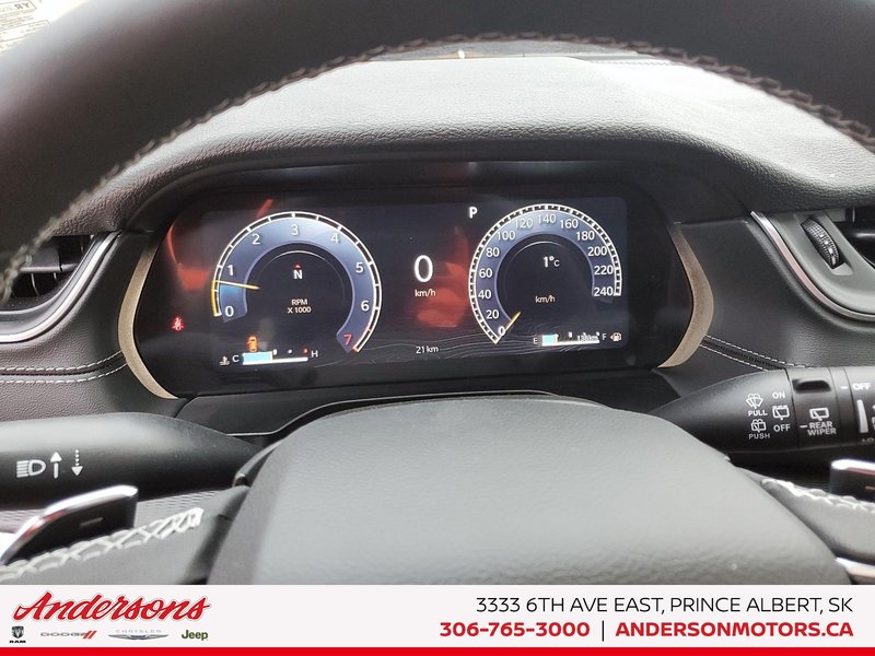 2025 Jeep Grand Cherokee L ALTITUDE Altitude Package / Trailer Tow / Heated Seats & Steering