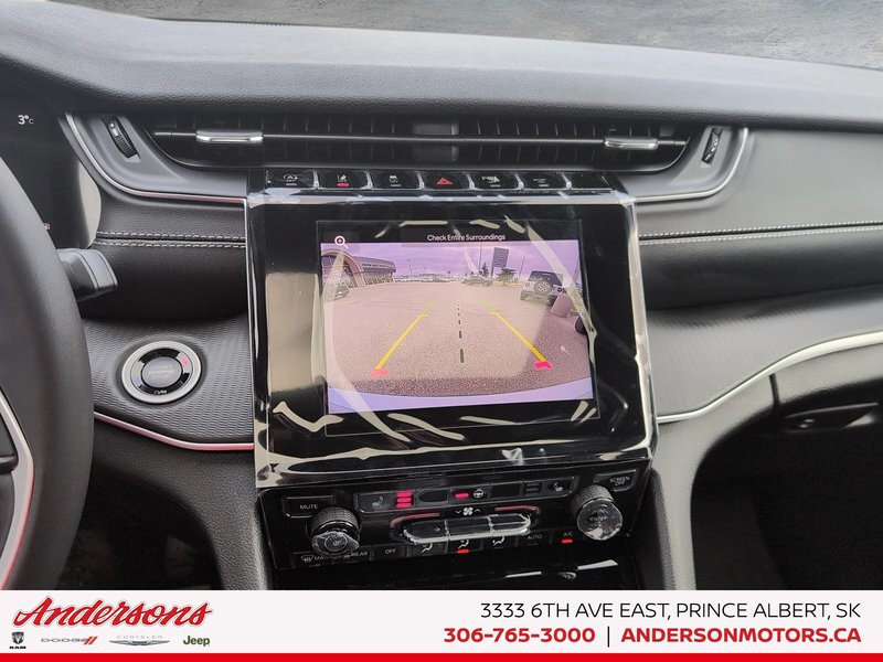 2025 Jeep Grand Cherokee L ALTITUDE Altitude Package / Trailer Tow / Heated Seats & Steering