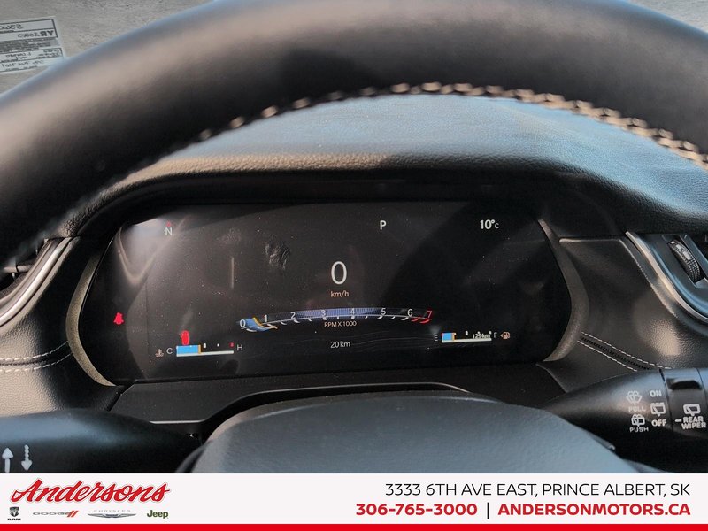 2025 Jeep Grand Cherokee L ALTITUDE Altitude Package / Trailer Tow / Heated Seats & Steering