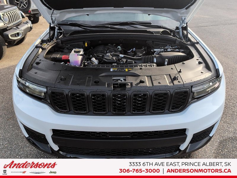 2025 Jeep Grand Cherokee L ALTITUDE Altitude Package / Trailer Tow / Heated Seats & Steering