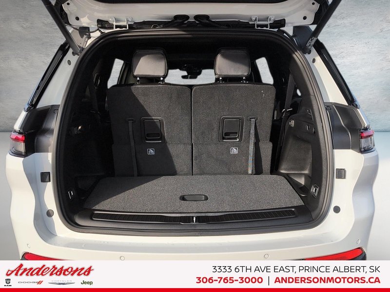 2025 Jeep Grand Cherokee L ALTITUDE Altitude Package / Trailer Tow / Heated Seats & Steering