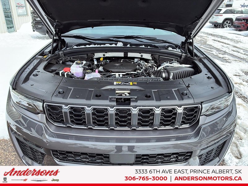 2026 Jeep Grand Cherokee L ALTITUDE 2.0L Turbo / 20-inch Gloss Black Wheels / Trailer Tow Package