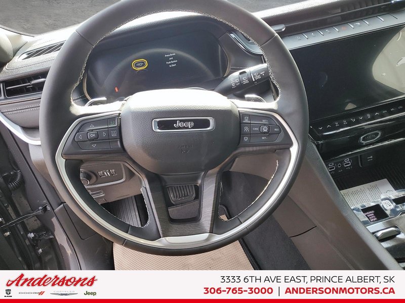 2026 Jeep Grand Cherokee L LIMITED 2.0L Turbo / Panoramic Roof / Tow Package