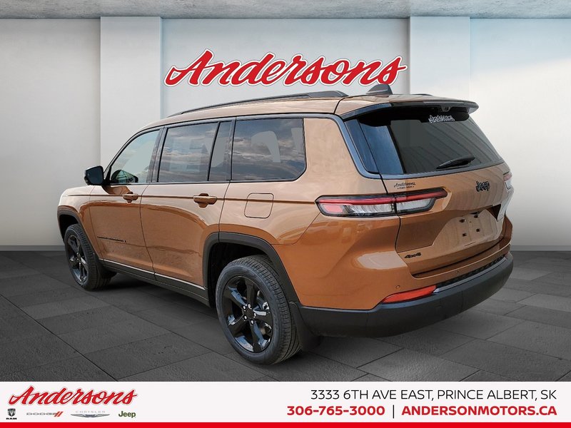 2026 Jeep Grand Cherokee L LIMITED 2.0L Turbo / 506-watt nine-speaker audio / Panoramic Roof