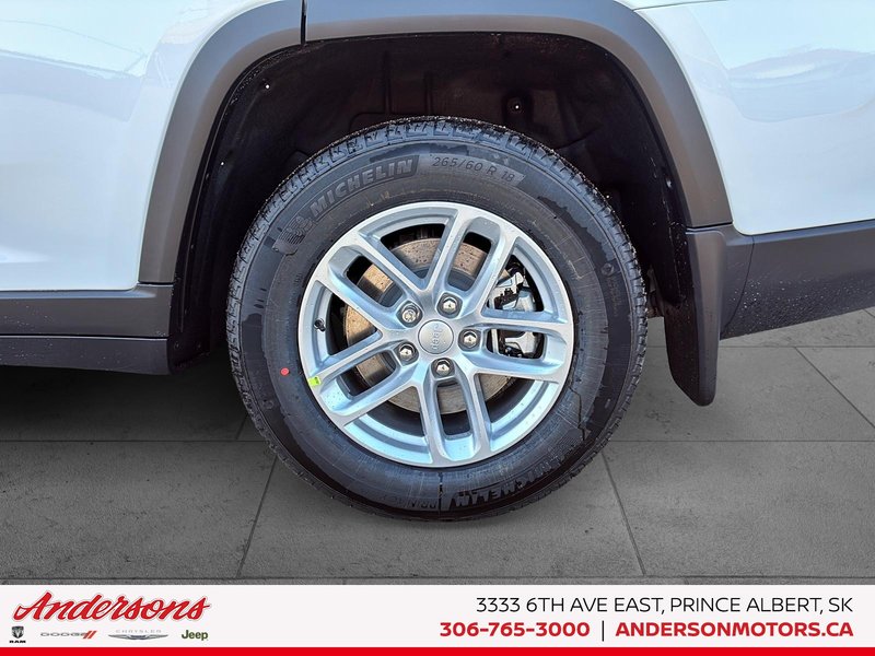 2026 Jeep Grand Cherokee L LAREDO X 3.6L Pentastar / Power Sunroof / Tow Package