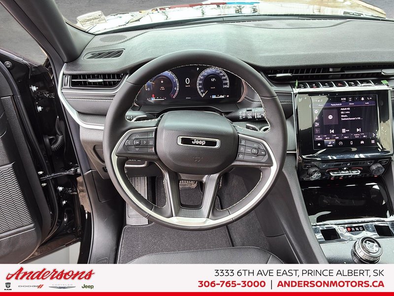2026 Jeep Grand Cherokee L LAREDO X 3.6L Pentastar / ParkView & ParkSense / Heated Seats & Wheel