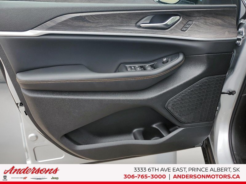 2026 Jeep Grand Cherokee L 85TH ANNIVERSARY Off Road Ready / High Performance Audio / ParkSense