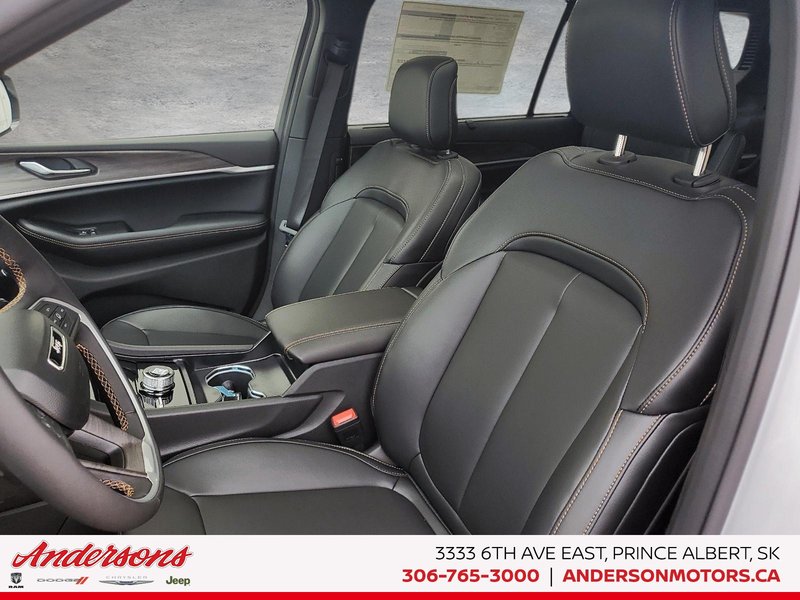 2026 Jeep Grand Cherokee L 85TH ANNIVERSARY Off Road Ready / High Performance Audio / ParkSense