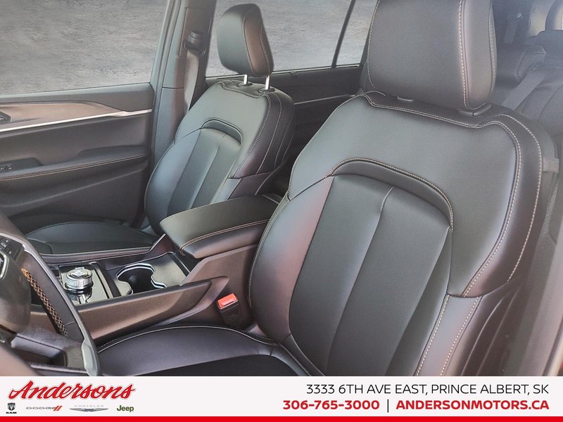 2026 Jeep Grand Cherokee L 85TH ANNIVERSARY Off Road Ready / High Performance Audio / ParkSense