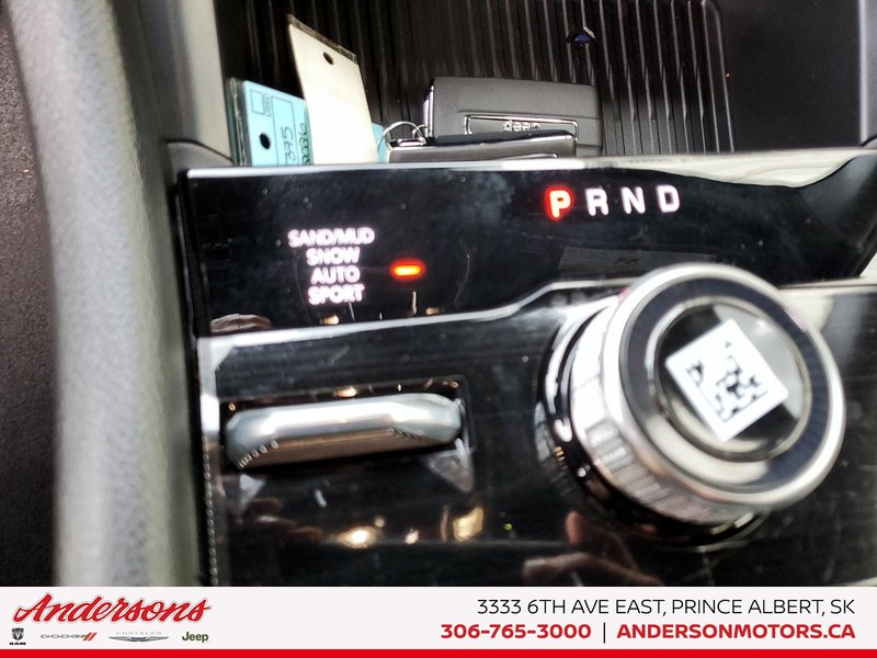 2026 Jeep Grand Cherokee L ALTITUDE Three Rows / Wireless Charging / ParkSense