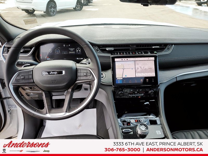 2025 Jeep Grand Cherokee LIMITED Black Appearance / Sunroof / Alpine Stereo
