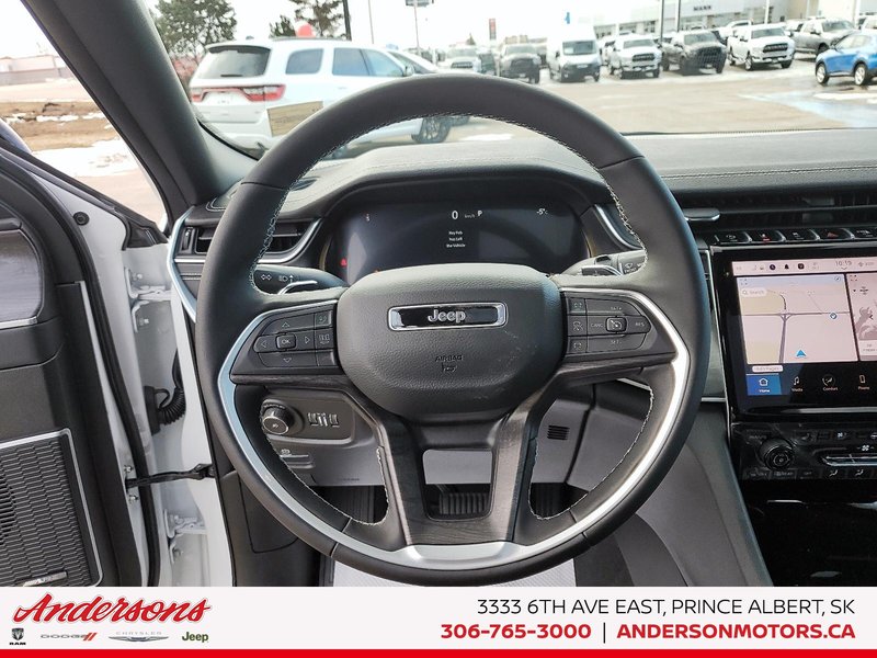 2025 Jeep Grand Cherokee LIMITED Black Appearance / Sunroof / Alpine Stereo