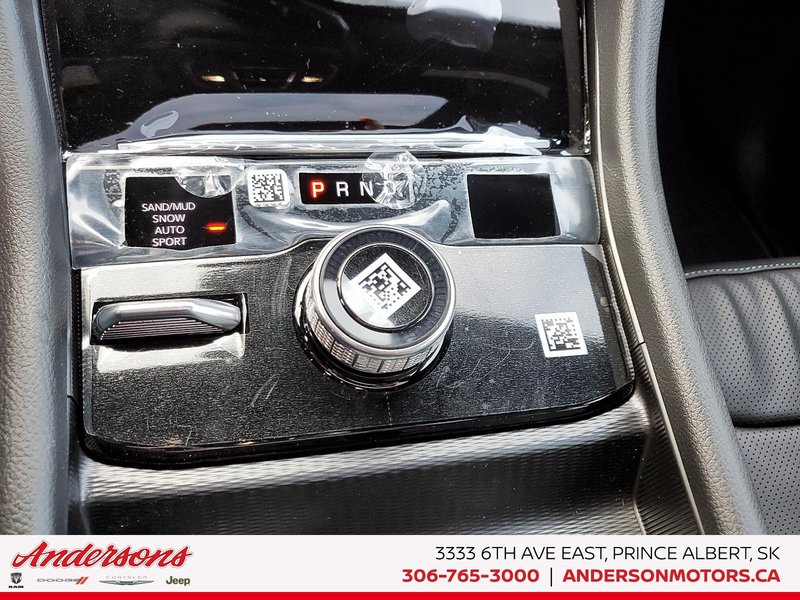 2025 Jeep Grand Cherokee LIMITED Black Appearance / Sunroof / Alpine Stereo