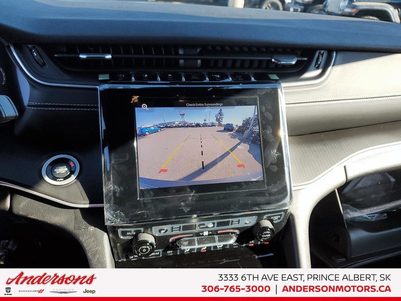 2025 Jeep Grand Cherokee LAREDO ALTITUDE Adaptive Cruise Control / Trailer Tow