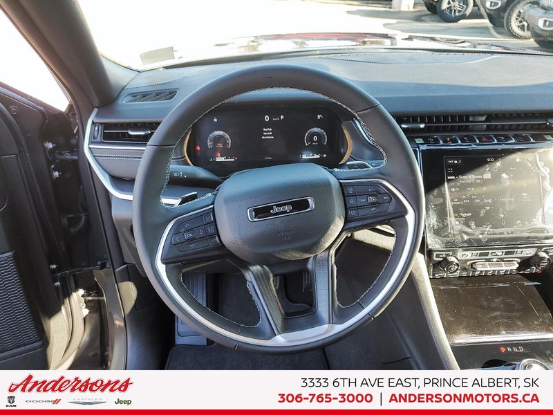 2025 Jeep Grand Cherokee LAREDO ALTITUDE Adaptive Cruise Control / Trailer Tow