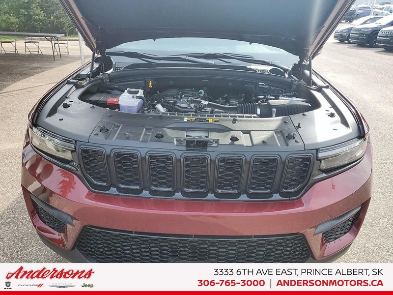 2025 Jeep Grand Cherokee LAREDO ALTITUDE