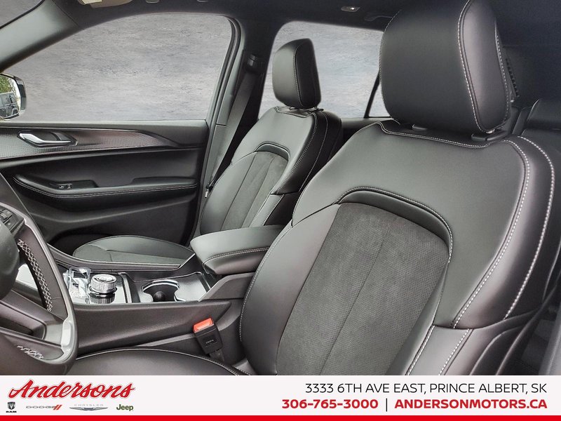 2025 Jeep Grand Cherokee LAREDO ALTITUDE