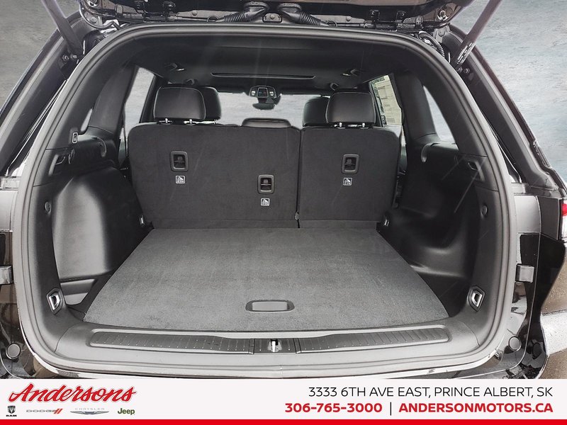 2025 Jeep Grand Cherokee LAREDO ALTITUDE Altitude Package / Trailer Tow / Power Sunroof