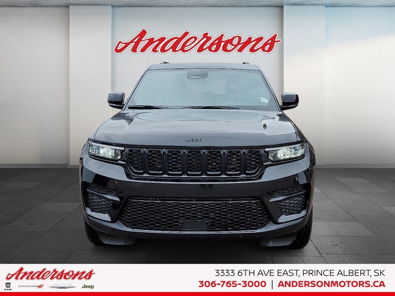 2025 Jeep Grand Cherokee LAREDO ALTITUDE Altitude Package / Trailer Tow / Power Sunroof