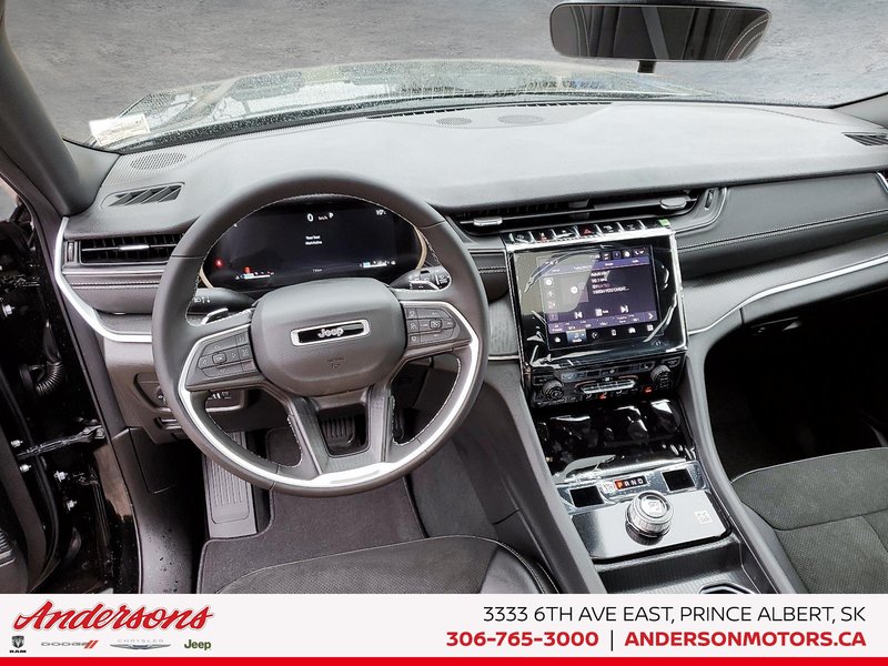 2025 Jeep Grand Cherokee LAREDO ALTITUDE Altitude Package / Trailer Tow / Power Sunroof