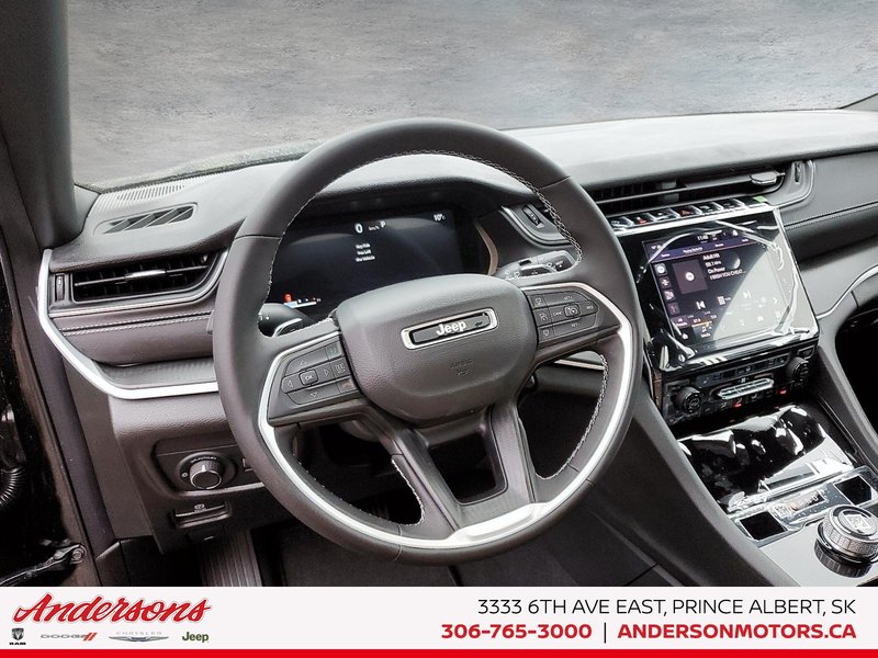 2025 Jeep Grand Cherokee LAREDO ALTITUDE Altitude Package / Trailer Tow / Power Sunroof