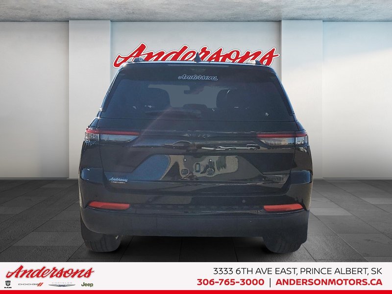 2025 Jeep Grand Cherokee LIMITED Luxury Tech Group / Black Appearance / Panoramic Sunroof