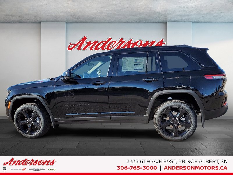 2025 Jeep Grand Cherokee LIMITED Luxury Tech Group / Black Appearance / Panoramic Sunroof