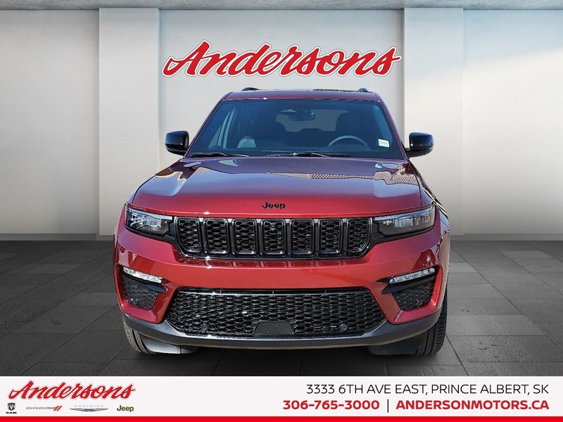 2025 Jeep Grand Cherokee LIMITED Luxury Tech Group / Black Appearance / Panoramic Sunroof