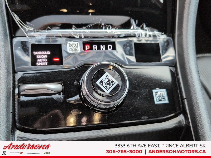 2025 Jeep Grand Cherokee LIMITED Luxury Tech Group / Black Appearance Pkg / Panoramic Sunroof