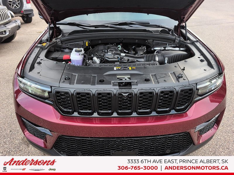 2025 Jeep Grand Cherokee LIMITED Luxury Tech Group / Black Appearance Pkg / Panoramic Sunroof