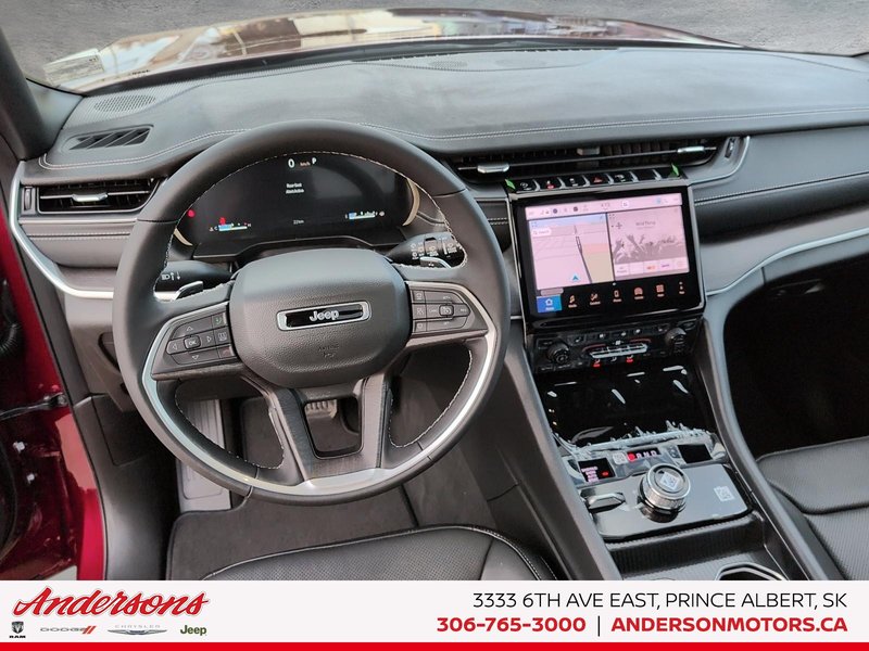 2025 Jeep Grand Cherokee LIMITED Luxury Tech Group / Black Appearance Pkg / Panoramic Sunroof