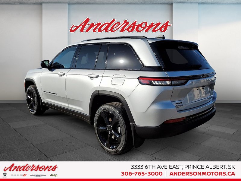 2025 Jeep Grand Cherokee LAREDO ALTITUDE Altitude Package / Trailer Tow / Power Sunroof