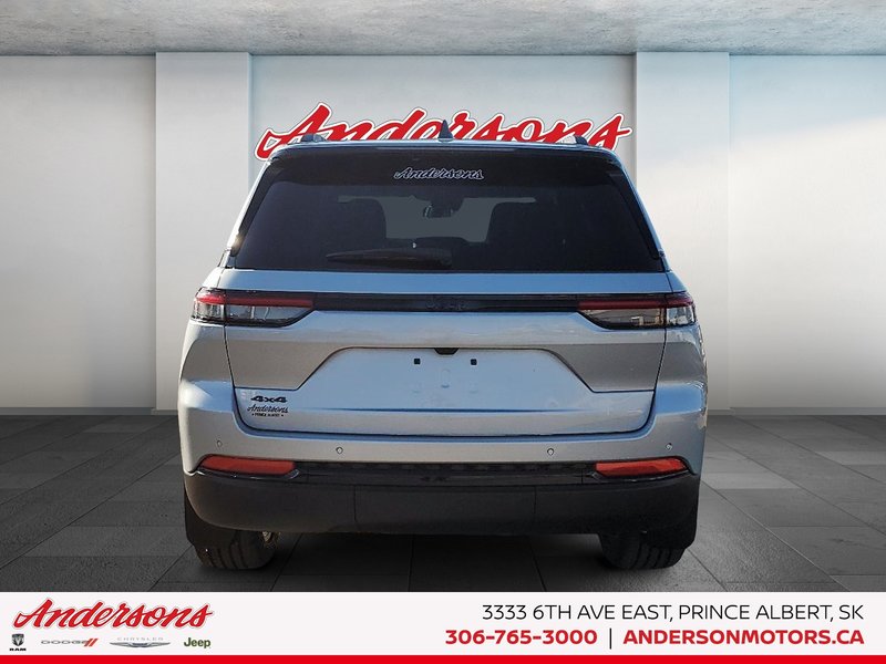 2025 Jeep Grand Cherokee LAREDO ALTITUDE Altitude Package / Trailer Tow / Power Sunroof