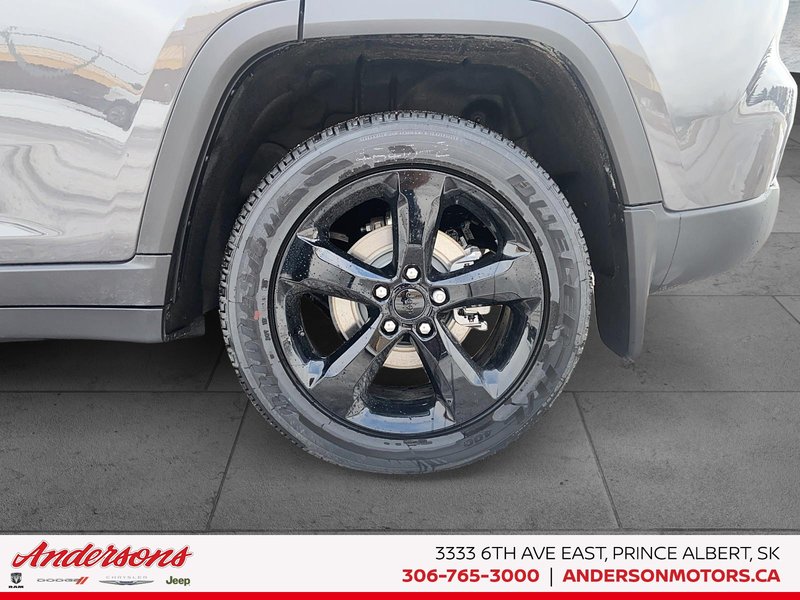 2025 Jeep Grand Cherokee LAREDO ALTITUDE Altitude Package / Trailer Tow / Wireless Charging