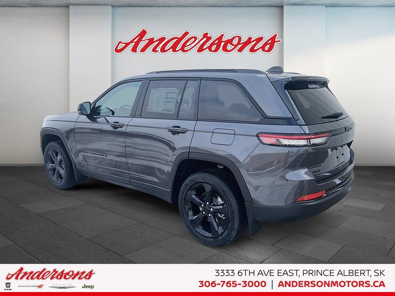 2025 Jeep Grand Cherokee LAREDO ALTITUDE Altitude Package / Trailer Tow / Wireless Charging