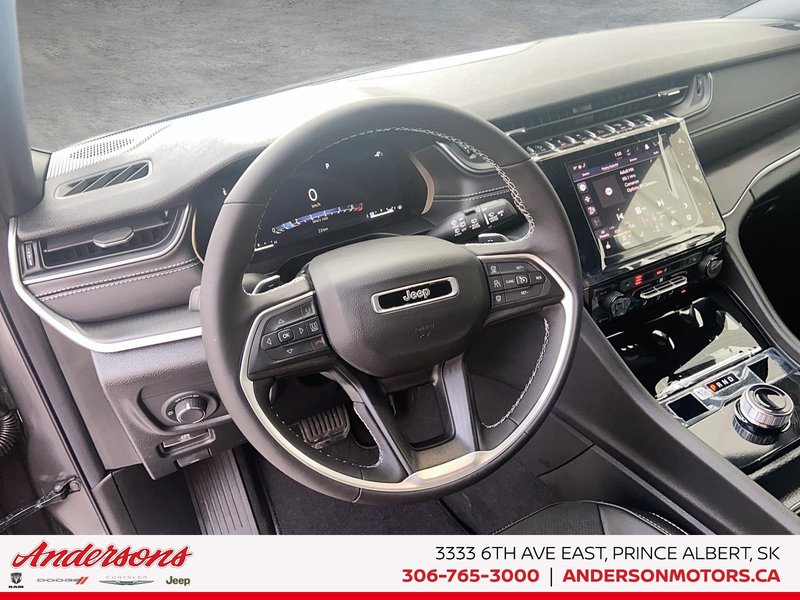 2025 Jeep Grand Cherokee LAREDO ALTITUDE Altitude Package / Trailer Tow / Wireless Charging