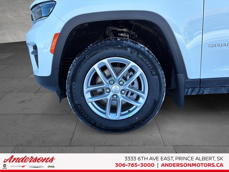 2026 Jeep Grand Cherokee LAREDO X Power Sunroof / Trailer Tow Package