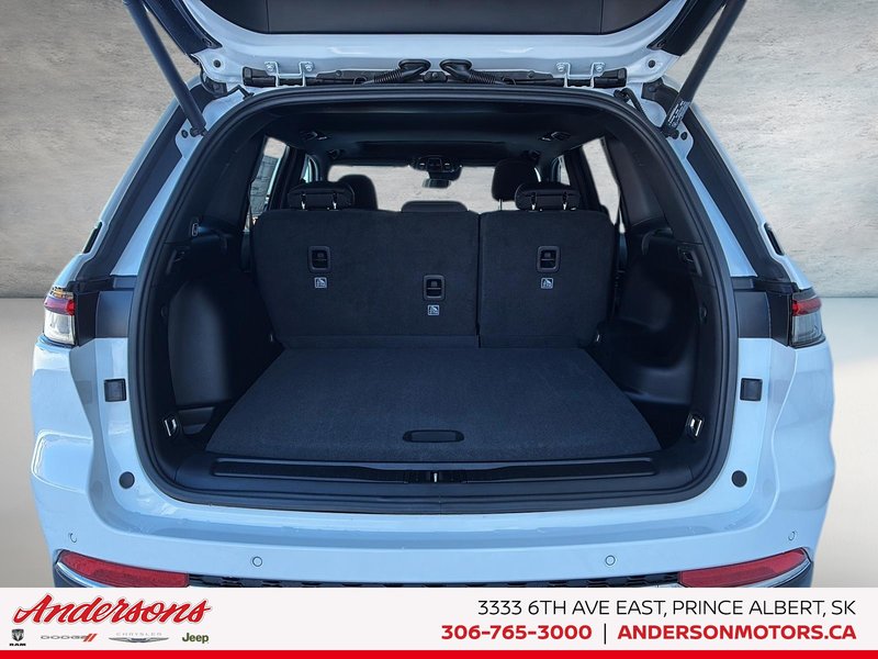 2026 Jeep Grand Cherokee LAREDO X Power Sunroof / Trailer Tow Package