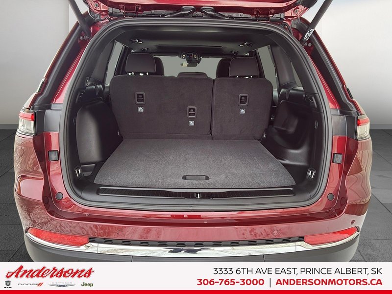 2026 Jeep Grand Cherokee LAREDO X Power Sunroof / Trailer Tow Package