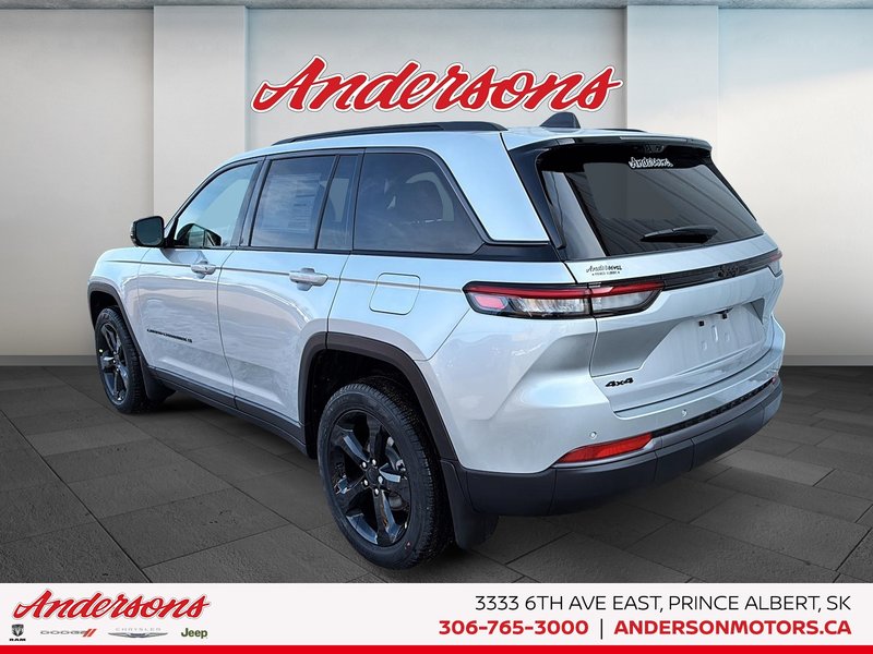 2026 Jeep Grand Cherokee LIMITED 2.0L Turbo / Panoramic Sunroof / 20-inch Gloss Black Wheels